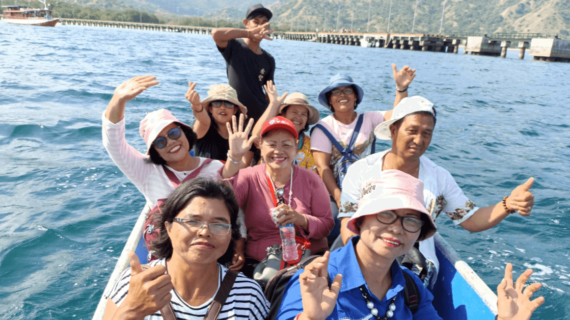 Sightseeing Packages Taka Makassar 1 Day Using Open Deck Wooden Ship With Cheap Prices In Komodo, Labuan Bajo, West Manggarai.