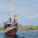 Sailing Packages Rinca Island 1 Day Using Phinisi Ship With Affordable Prices In Komodo, Labuan Bajo, West Manggarai.