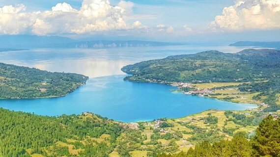 30 Tempat Seru di Indonesia untuk Liburan Keluarga yang Mengasyikkan dan Edukatif